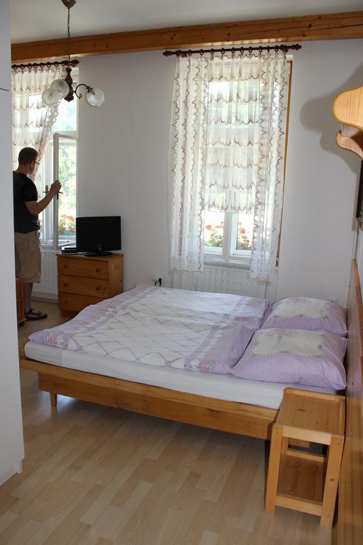 Penzion Gomelská Apartamento Horní Stropnice Exterior foto