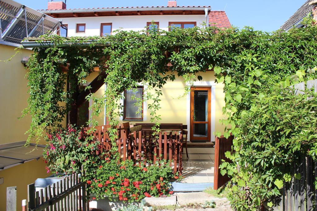 Penzion Gomelská Apartamento Horní Stropnice Exterior foto