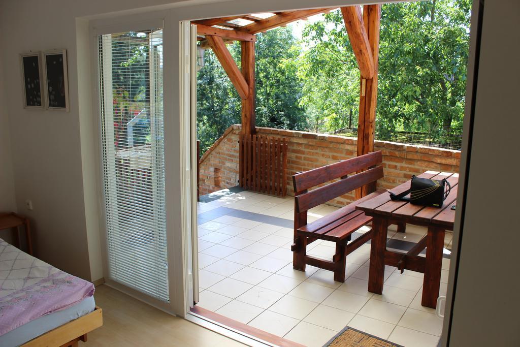 Penzion Gomelská Apartamento Horní Stropnice Exterior foto
